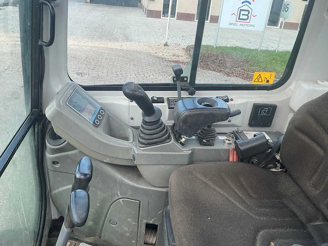 2019 takeuchi tb225 minigraafmachine - afbeelding 17 van  28