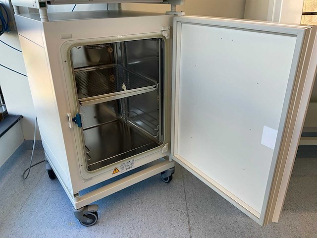 2019 thermowetenschappelijke heracell 150i gp laboratorium co2-incubator (2x) - afbeelding 3 van  14