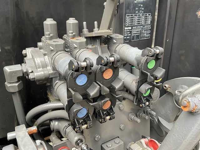 2019 valtra a104 hitech4 vierwielaangedreven landbouwtractor - afbeelding 5 van  17