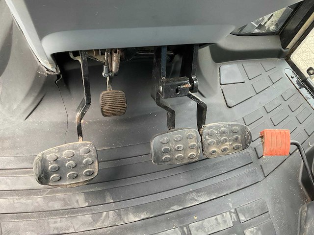 2019 valtra a104 hitech4 vierwielaangedreven landbouwtractor - afbeelding 12 van  17