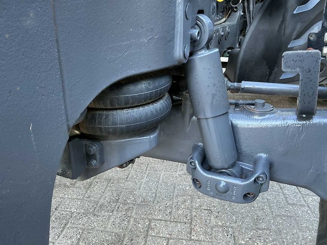 2019 valtra t214 direct smarttouch vierwielaangedreven landbouwtractor - afbeelding 2 van  32