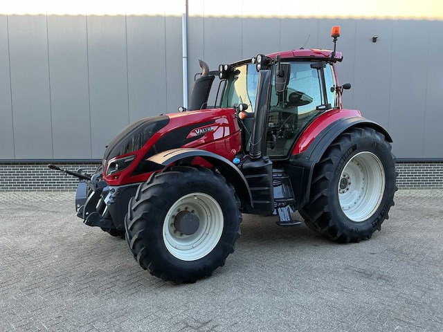 2019 valtra t214 direct smarttouch vierwielaangedreven landbouwtractor - afbeelding 1 van  32