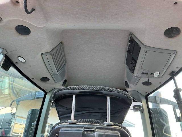 2019 valtra t214 direct smarttouch vierwielaangedreven landbouwtractor - afbeelding 13 van  32