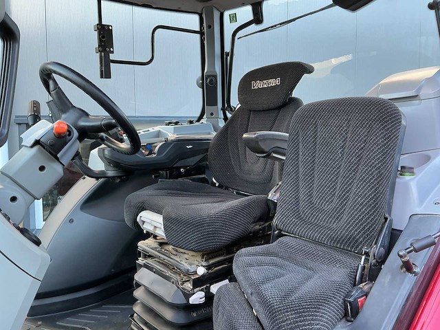 2019 valtra t214 direct smarttouch vierwielaangedreven landbouwtractor - afbeelding 15 van  32