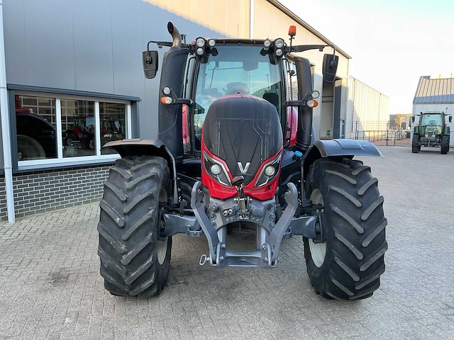 2019 valtra t214 direct smarttouch vierwielaangedreven landbouwtractor - afbeelding 23 van  32