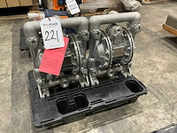 2019 versamatic pneumatische dubbele membraampomp (2x) - afbeelding 1 van  6