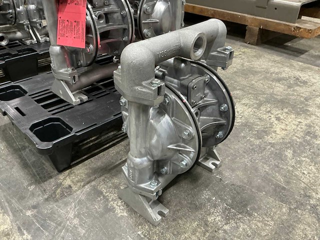 2019 versamatic pneumatische dubbele membraampomp (2x) - afbeelding 4 van  6