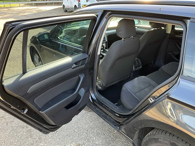 2019 volkswagen passat variant 1.5 tsi highline personenauto j-468-vg - afbeelding 27 van  41