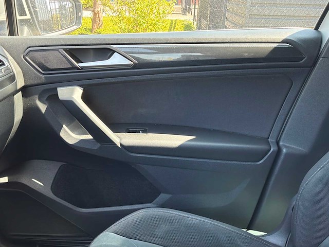 2019 volkswagen tiguan 2.0 tdi 4 motion highline business r personenauto - afbeelding 24 van  36