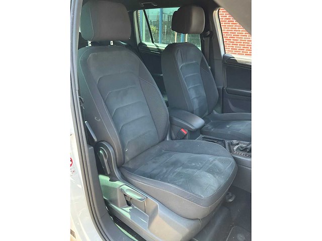 2019 volkswagen tiguan 2.0 tdi 4 motion highline business r personenauto - afbeelding 27 van  36