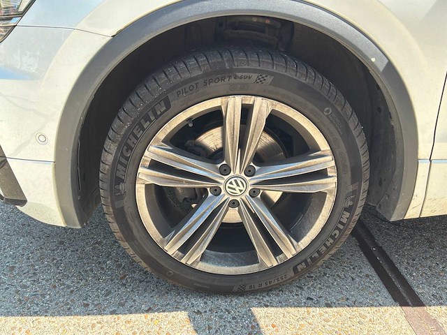 2019 volkswagen tiguan 2.0 tdi 4 motion highline business r personenauto - afbeelding 35 van  36