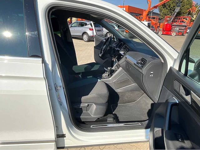 2019 volkswagen tiguan tiguan r-line iq-drive 1.5 personenauto - afbeelding 5 van  34