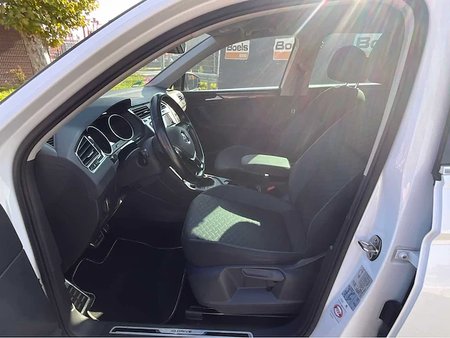 2019 volkswagen tiguan tiguan r-line iq-drive 1.5 personenauto - afbeelding 18 van  33