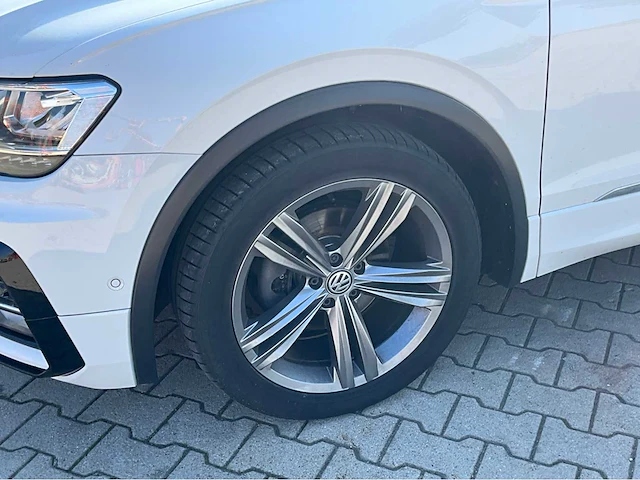 2019 volkswagen tiguan tiguan r-line iq-drive 1.5 personenauto - afbeelding 30 van  33