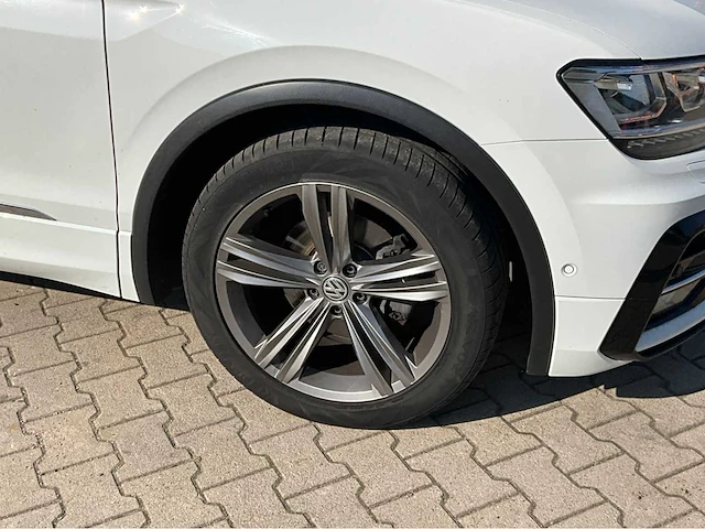 2019 volkswagen tiguan tiguan r-line iq-drive 1.5 personenauto - afbeelding 31 van  33
