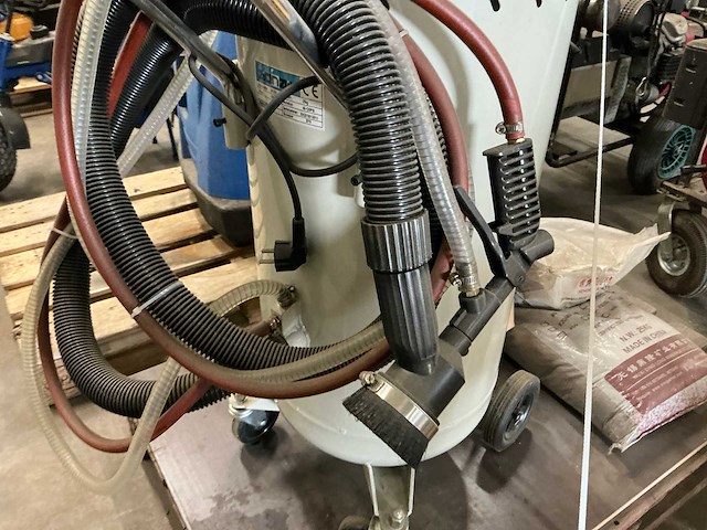 2019 zionair sk28v zandstraalketel - afbeelding 3 van  4