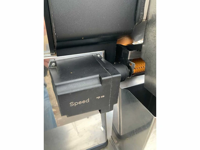 2019 zumex speed s+ plus sinaasappelpersmachine - afbeelding 12 van  15