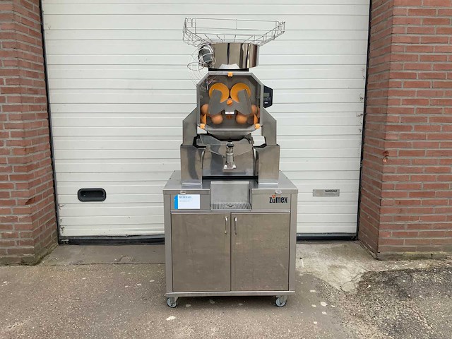 2019 zumex speed s+ plus sinaasappelpersmachine - afbeelding 1 van  15