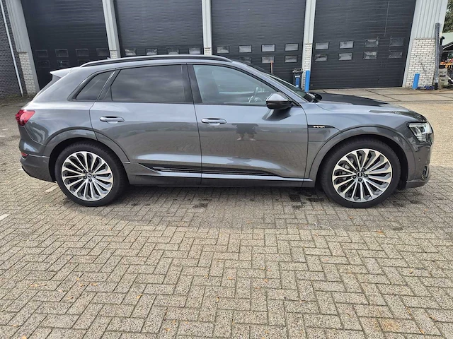 2020 - audi - e-tron - 55 quattro s ed 95 - audi etron - afbeelding 22 van  26