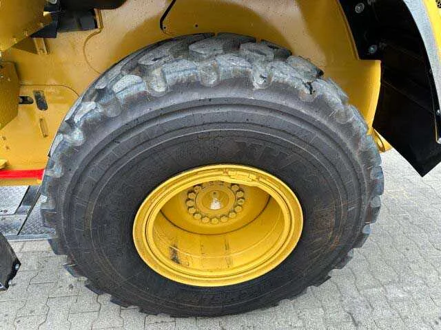 2020 - caterpillar - 930m - shovel - afbeelding 3 van  31