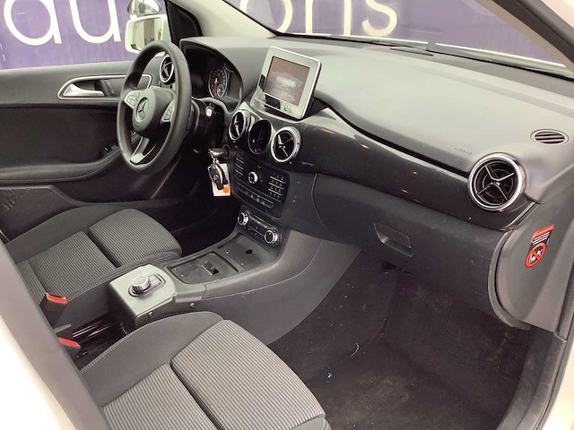 2020 - mercedes-benz - b-klasse - 220 d ambition - personenauto - afbeelding 5 van  13