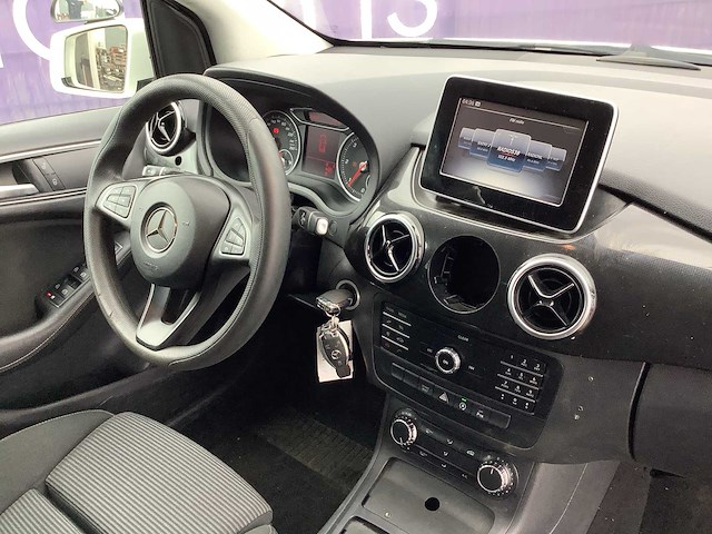 2020 - mercedes-benz - b-klasse - 220 d ambition - personenauto - afbeelding 7 van  13