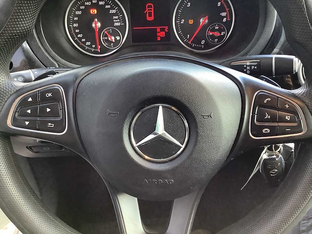 2020 - mercedes-benz - b-klasse - 220 d ambition - personenauto - afbeelding 9 van  13