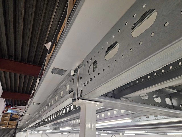 2020 - profielnorm - entresolvloer met helling & trap - 285m2 - afbeelding 17 van  20