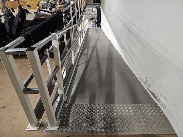 2020 - profielnorm - entresolvloer met helling & trap - 285m2 - afbeelding 19 van  20