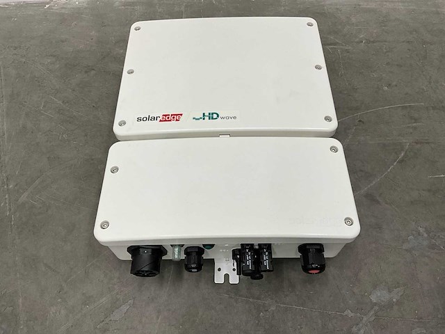 2020 - solaredge - hd wave mcg-lb-00562-a - omvormer - afbeelding 1 van  5