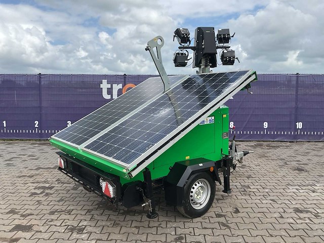 2020 - trime - x-solar - mobiele lichtmast met zonnepanelen - afbeelding 1 van  2
