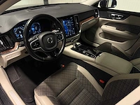 2020 - volvo - v60 - 2.0 t6 te awd mompro h-811-bt iaw - afbeelding 2 van  24