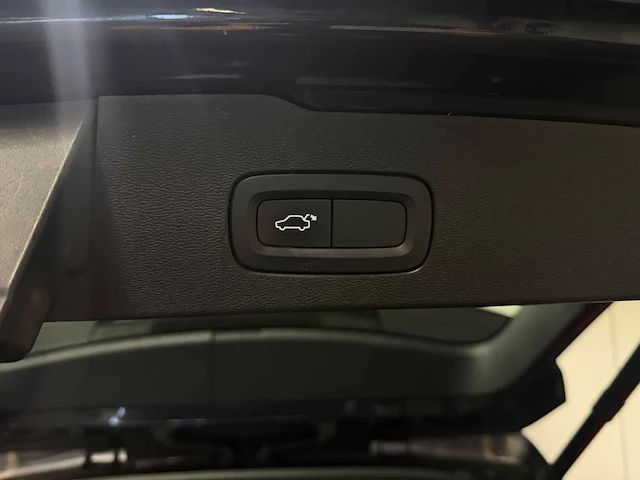 2020 - volvo - v60 - 2.0 t6 te awd mompro h-811-bt iaw - afbeelding 7 van  24