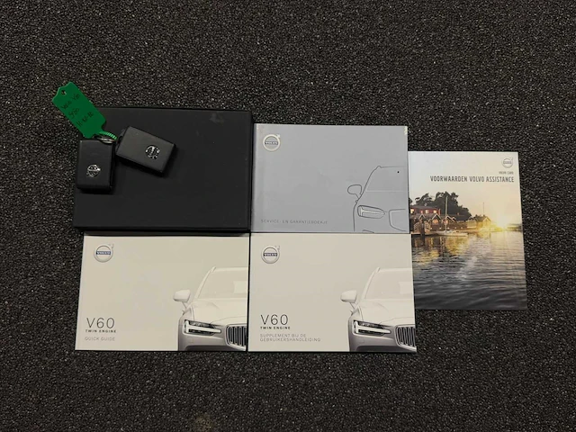 2020 - volvo - v60 - 2.0 t6 te awd mompro h-811-bt iaw - afbeelding 9 van  24