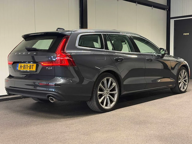 2020 - volvo - v60 - 2.0 t6 te awd mompro h-811-bt iaw - afbeelding 15 van  24
