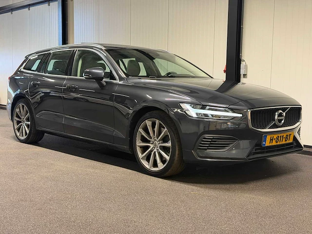 2020 - volvo - v60 - 2.0 t6 te awd mompro h-811-bt iaw - afbeelding 17 van  24