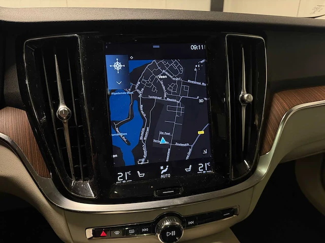 2020 - volvo - v60 - 2.0 t6 te awd mompro h-811-bt iaw - afbeelding 21 van  24
