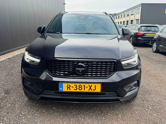 2020 - volvo - xc40 - 1.5 t5 rech. rdesign r-381-xj iaw - afbeelding 14 van  18