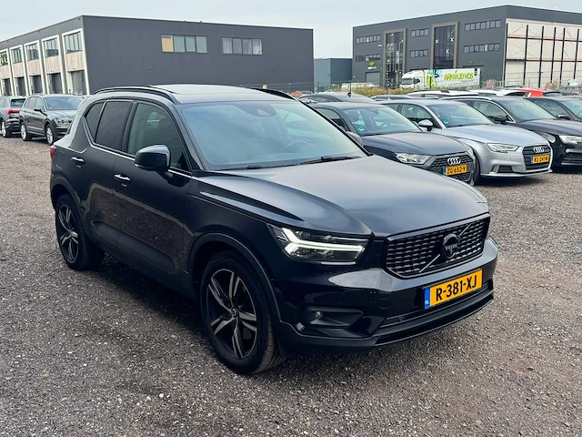 2020 - volvo - xc40 - 1.5 t5 rech. rdesign r-381-xj iaw - afbeelding 15 van  18