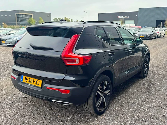 2020 - volvo - xc40 - 1.5 t5 rech. rdesign r-381-xj iaw - afbeelding 16 van  18