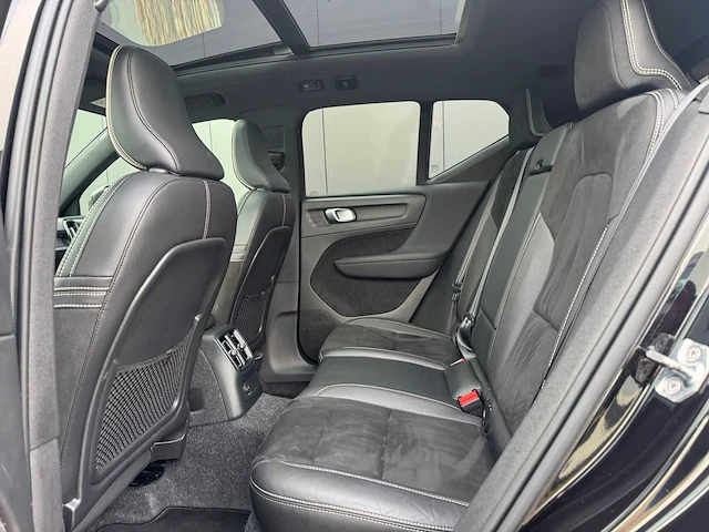2020 - volvo - xc40 - 1.5 t5 rech. rdesign r-381-xj iaw - afbeelding 18 van  18