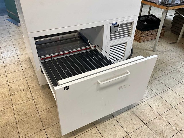 2020 ake ideal crush 77-e koelvitrine met crushed ijsbak - afbeelding 3 van  9