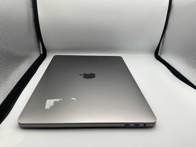 2020 apple macbook pro a2251 13 inch laptop - afbeelding 1 van  2