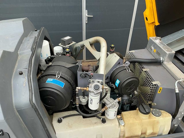 2020 atlas copco xats 138 st5 schroefcompressor - afbeelding 11 van  11