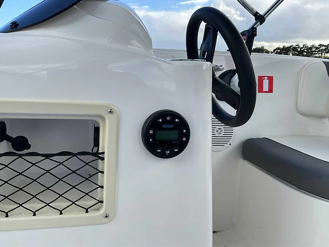 2020 bayliner element e5 speedboot 80pk incl trailer - afbeelding 8 van  42