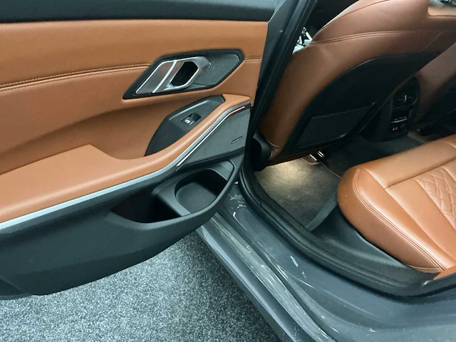 2020 bmw 3-serie touring 330i high. ex. ed. personenauto - afbeelding 29 van  48