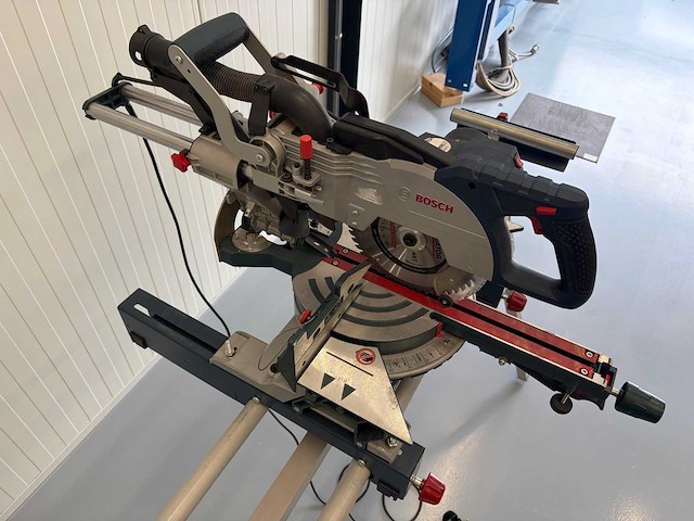2020 bosch gcm8sjl afkortcirkelzaagmachine - afbeelding 8 van  23