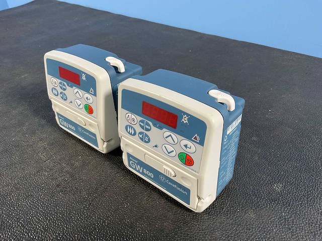 2020 carefusion alaris gw800 infusion pump (2x) - afbeelding 1 van  6
