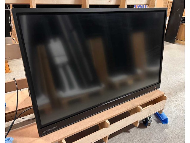 2020 clevertouch impact plus interactive touchscreen 55" - afbeelding 1 van  1