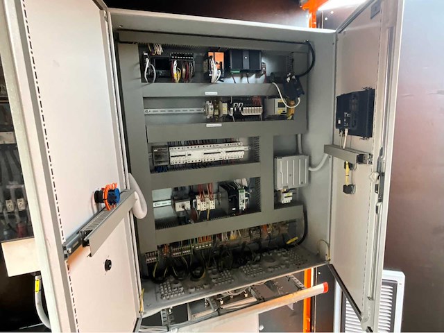 2020 container 10 ft. plc besturing 4x45kw - afbeelding 17 van  17